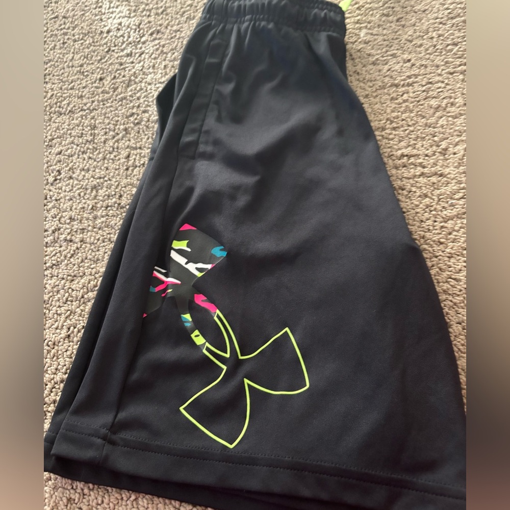 Under Armour Size medium